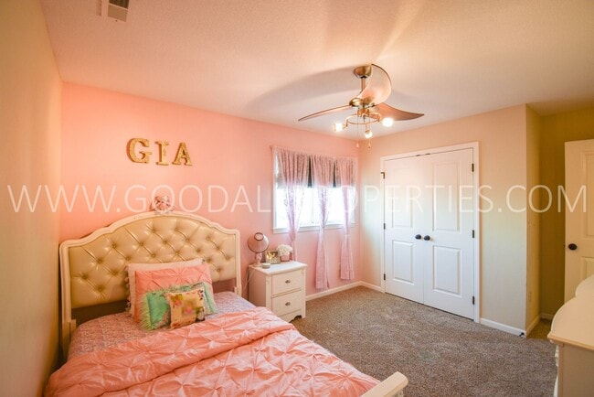 Building Photo - 5 Bedroom Home with Fenced Yard, and 3 Car Garage in Waukee