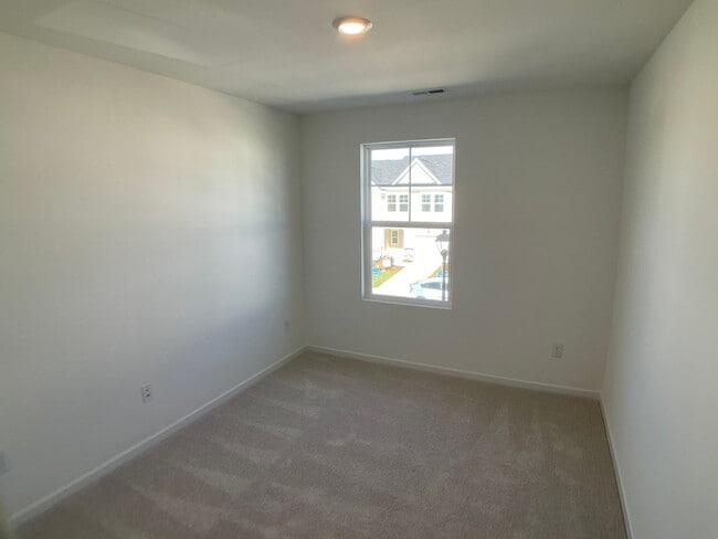 Building Photo - Brand New Townhome in Lawson Townes, Haw R...