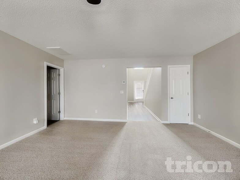 Building Photo - 4928 Bryant Dr