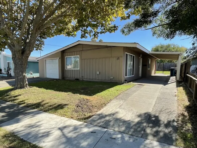 Primary Photo - 12 Bryan Ave