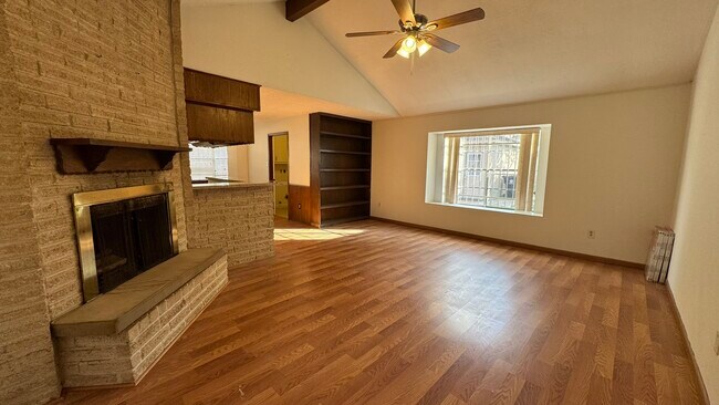 Building Photo - 9207 Portal Dr