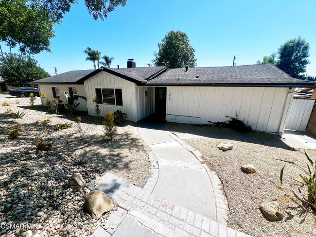 Building Photo - 1376 E Avenida De Los Arboles