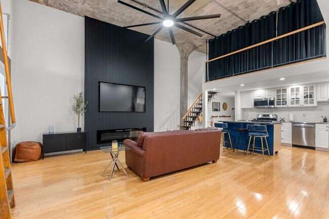 Building Photo - 156 Porter St