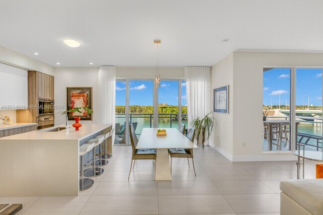 Building Photo - 6100 N Ocean Dr