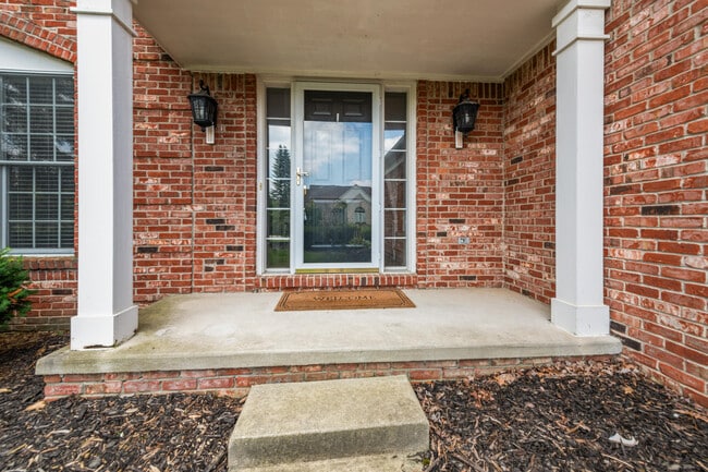 Building Photo - 47643 Ashford Dr S