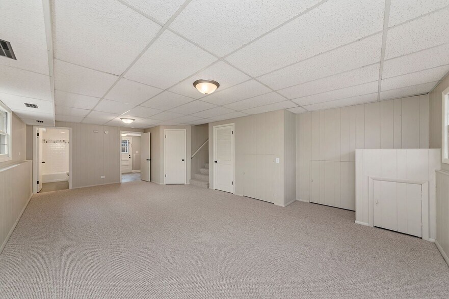 Building Photo - 1560 Warbler Dr