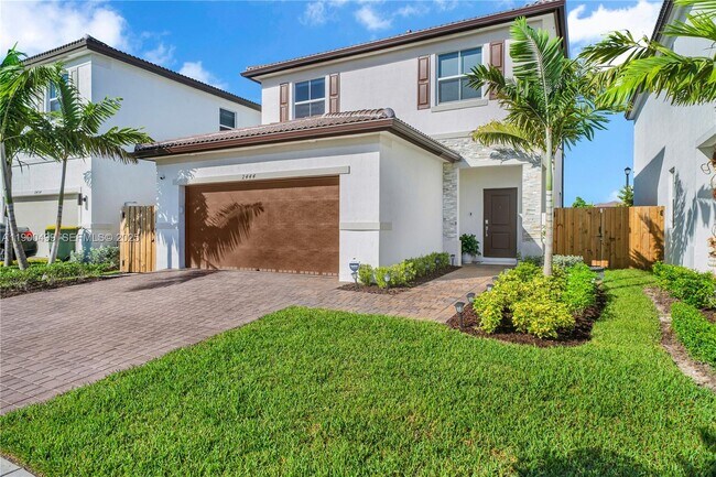 Building Photo - 2444 SE 24th Ave