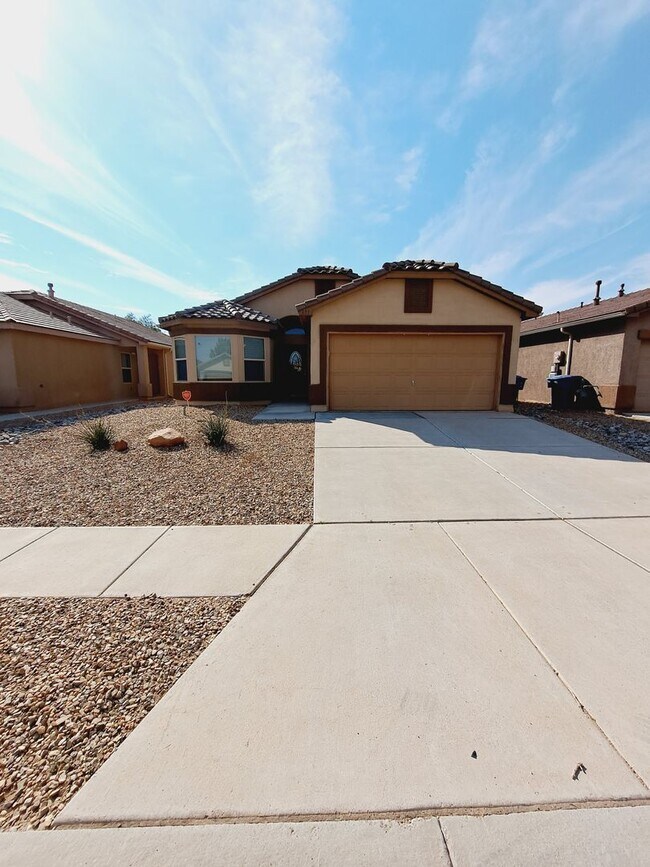 Building Photo - Cute 3 bed 2 bath home