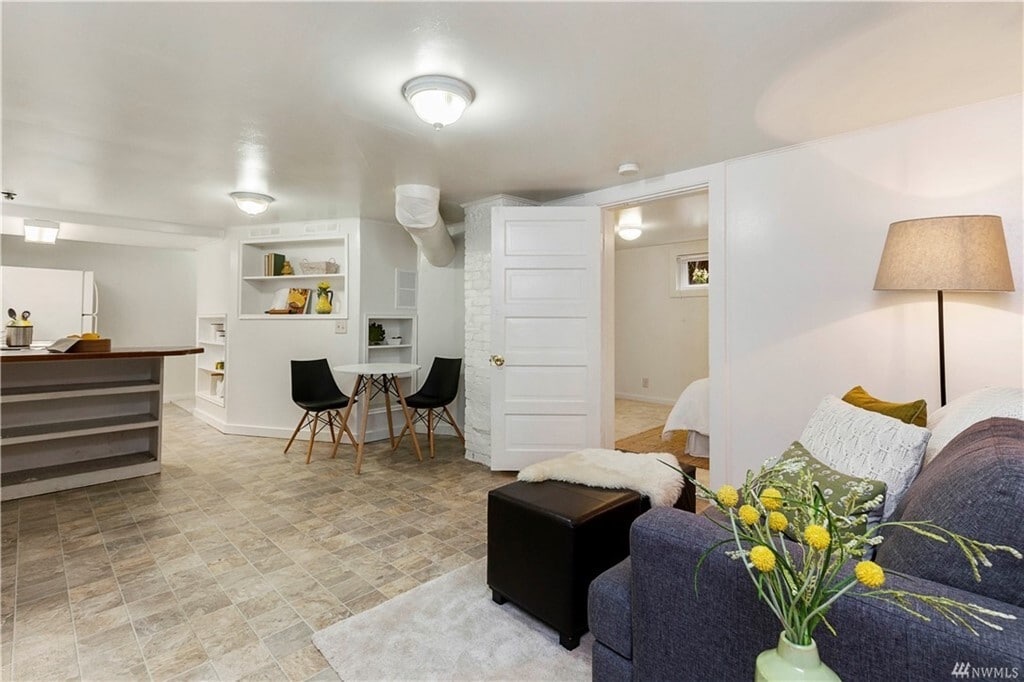 Building Photo - 5511 Brooklyn Ave NE