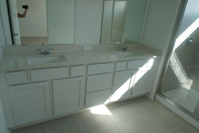 Building Photo - 2700 Skyline Lp