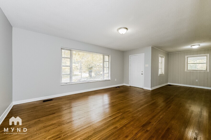 Building Photo - 1151 Oakley Dr