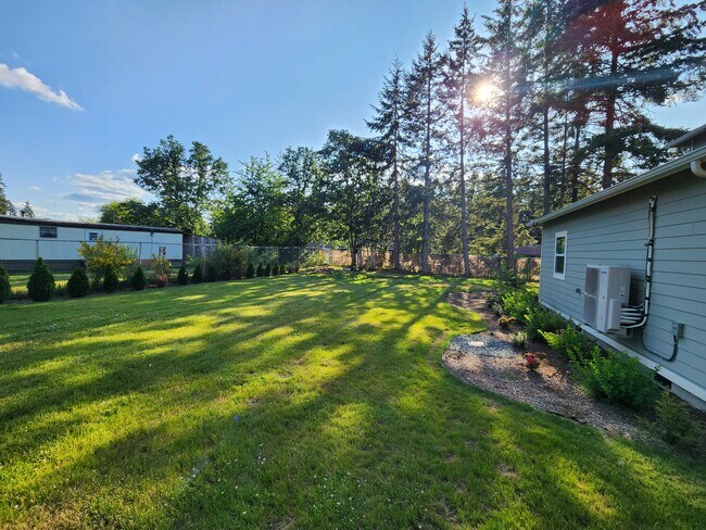 Side view - 958 152nd St E