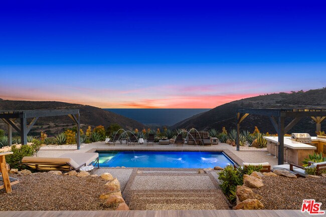 Building Photo - 10715 Yerba Buena Rd