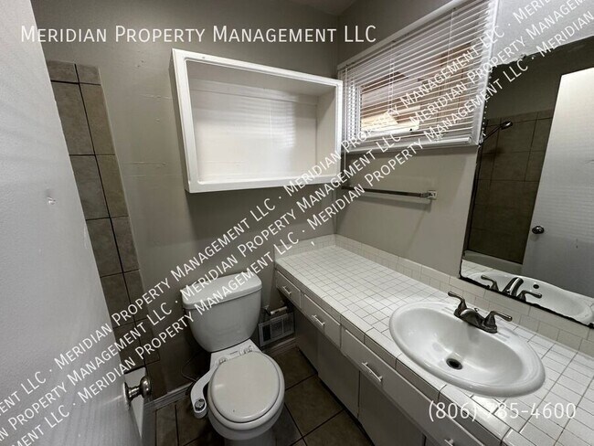 Building Photo - 2003 32nd-A