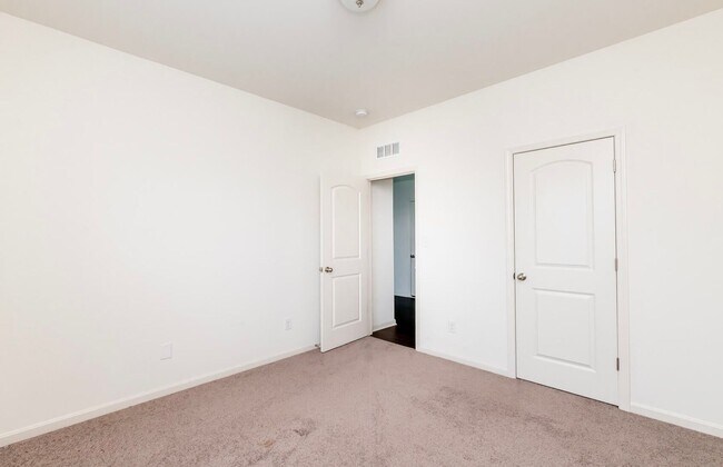 Building Photo - Caswell Springs - 4 bed, 3 full bath home