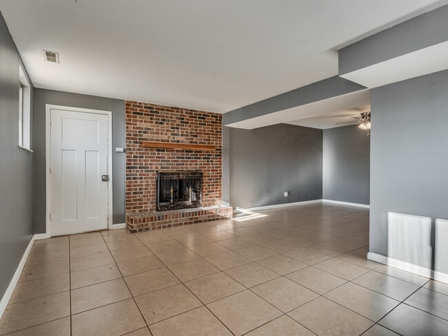 Building Photo - 2520 SW 68th St