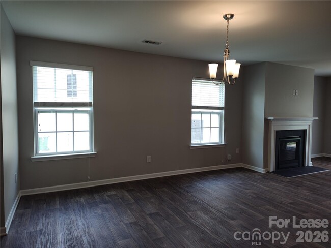 Building Photo - 6731 Broad Valley Ct