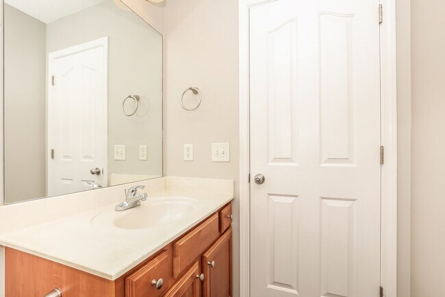 Building Photo - 3062 Ace Wintermeyer Dr