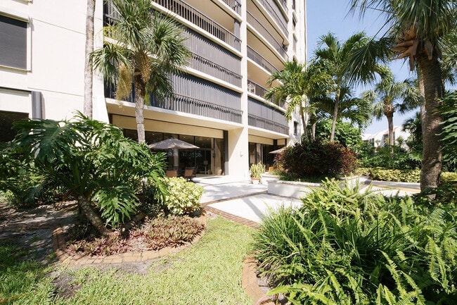 Building Photo - 2480 Presidential Way