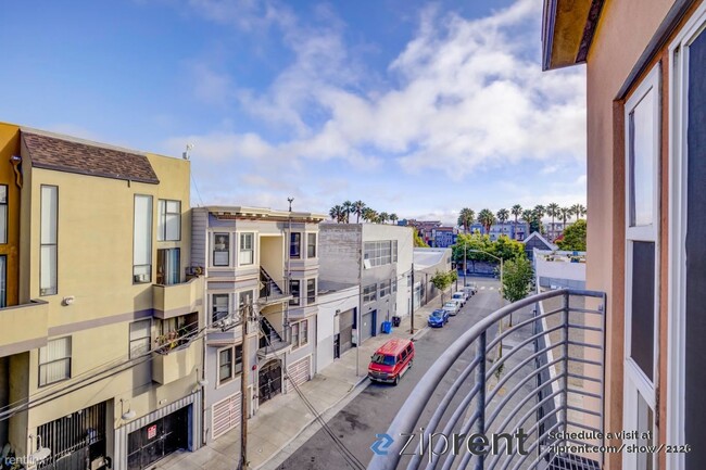 Building Photo - 1 br, 1 bath Condo - 470 Clementina Street...