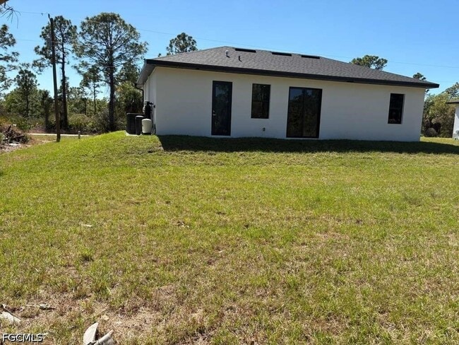 Building Photo - 1037 Barcelona St E