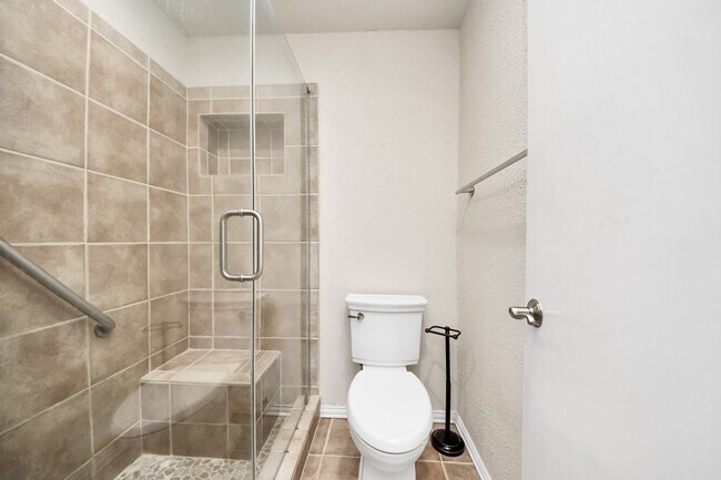 Building Photo - 2588 Bering Dr