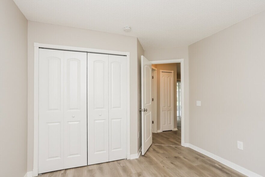 Building Photo - 416 Sangria Dr