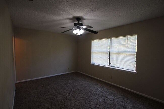 Building Photo - Delmar Dr. 2522/2524