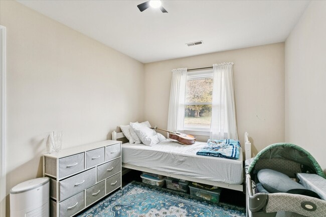 Building Photo - 18 S Greenfield Ave