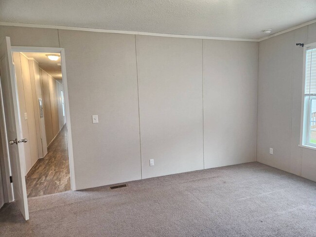 Building Photo - 2900 N Apperson Way