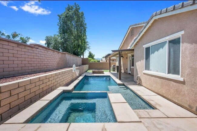 Building Photo - 41190 Corte Alto Collina