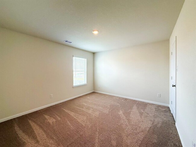 Building Photo - 20206 Heather Haven Dr