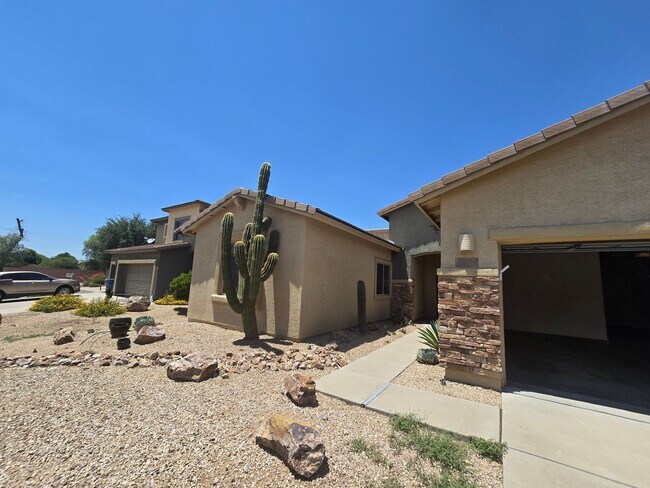 Building Photo - Must See 4 Bedroom Home in Sahuarita!  3 C...