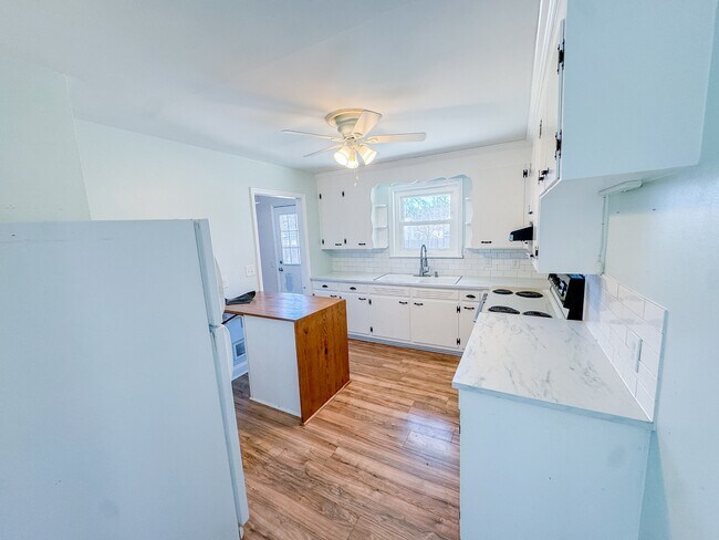 Building Photo - 13 Owens Rd