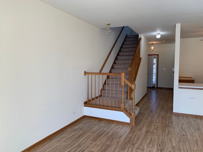 Building Photo - 2811 Odlum Dr