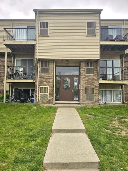 Primary Photo - 38255 Fairway Ct
