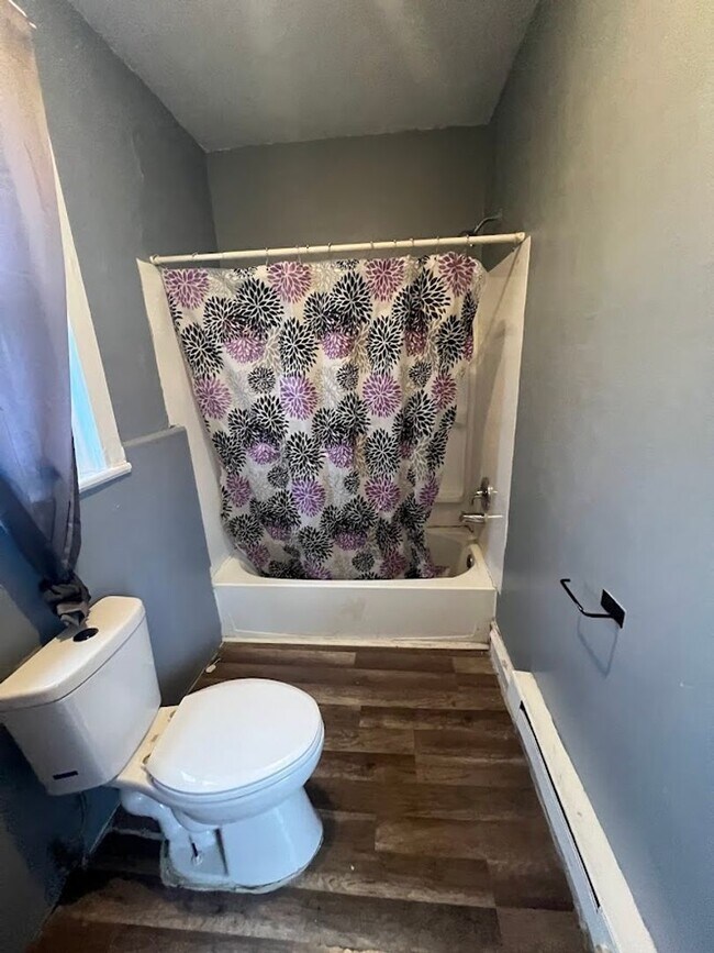 Building Photo - 337 S 7th St