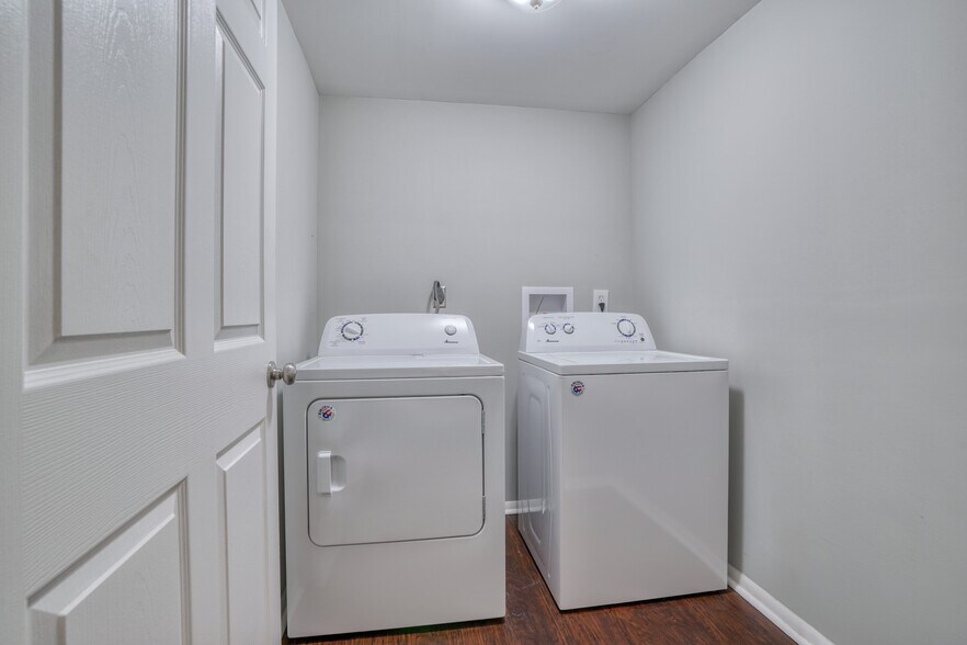 Building Photo - 6533 Woodgreen Cir