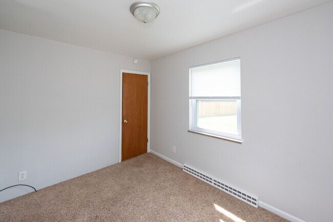 Building Photo - WESTWOOD-4 BEDROOM 2 BATH WITH OPEN FLOOR ...