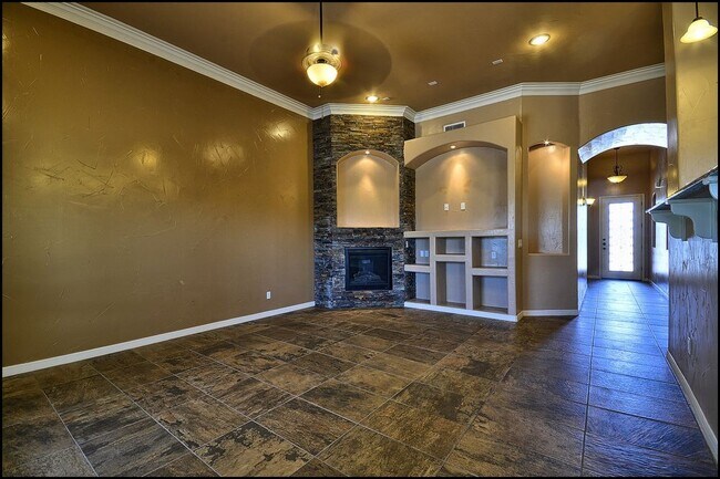 Building Photo - Fantastic home