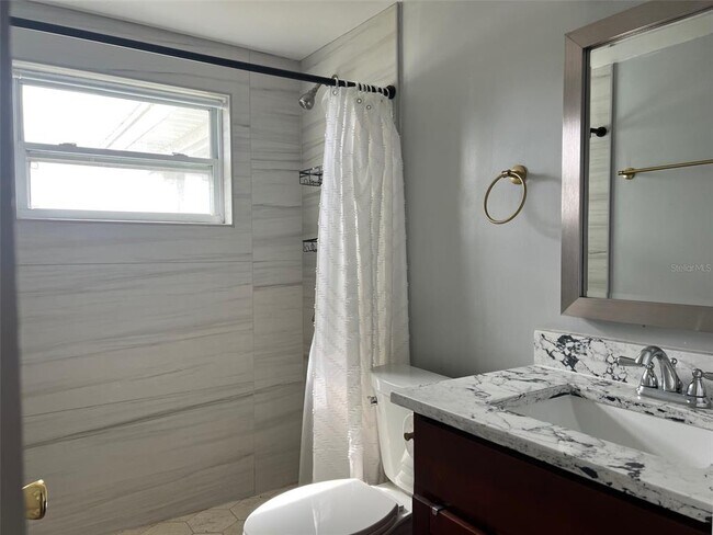 Building Photo - 5046 Victoria Ln