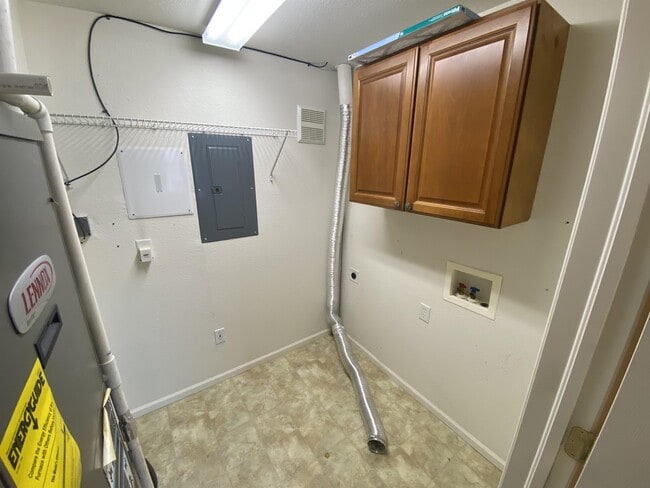 Building Photo - 2115 Grays Peak Dr