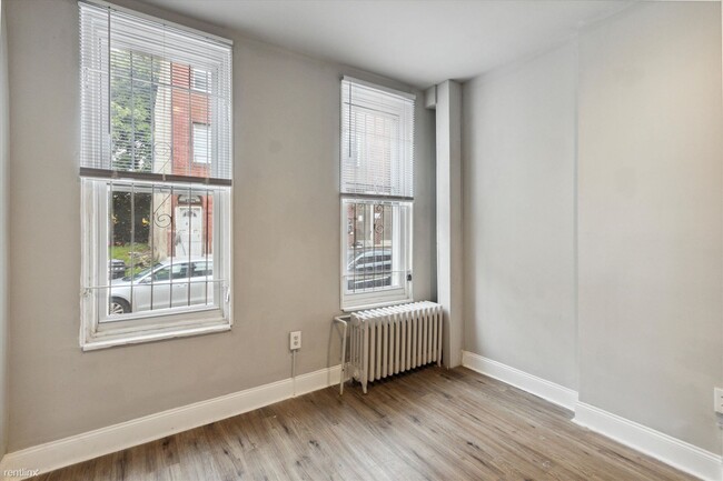 Building Photo - 1 br, 1 bath Triplex - 1707 N Gratz ST Uni...