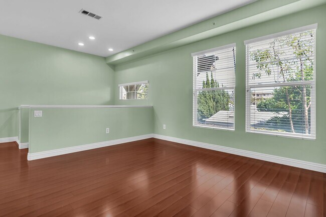 Building Photo - 26090 Stonehaven Dr
