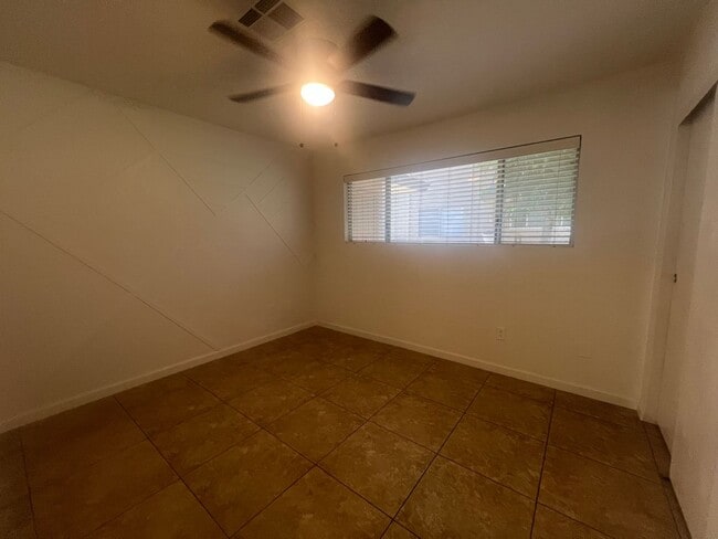 Building Photo - Beautiful 2 Bedroom UPGRADED condo for rent!