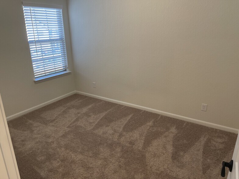 Building Photo - 10310 Candlewood Wy