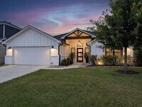 Building Photo - Modern 3 Bed / 2 Bath Home with Central Air & Updated Appliances in West Temple