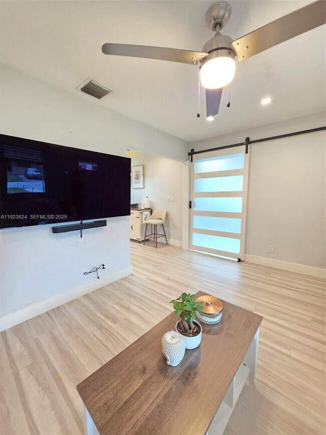 Building Photo - 250 NE 42nd St