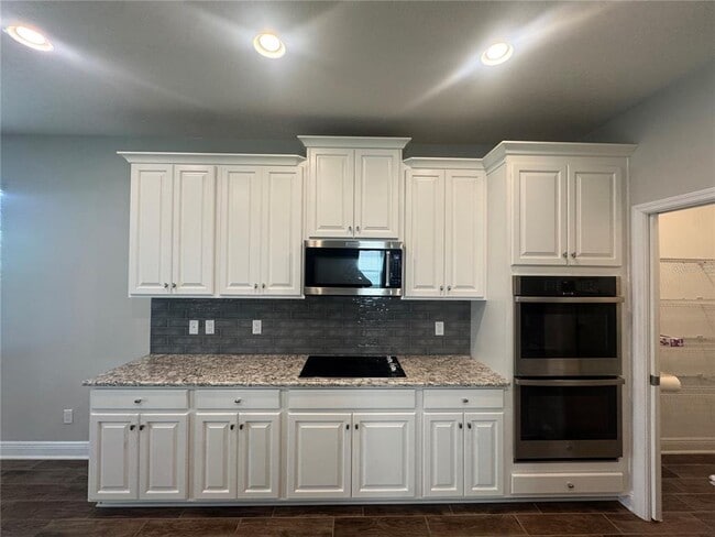Building Photo - 16154 Monterey Greens Cir
