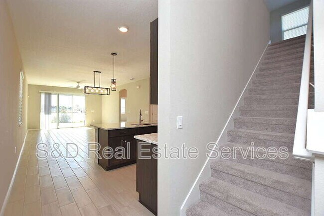 Building Photo - 6728 Great Bear Dr